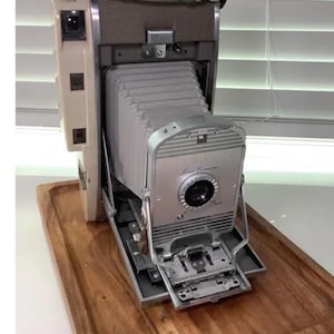 Polaroid EE33 Land Camera Near Mint With Original Box and Manual