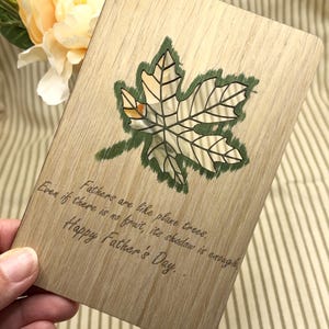 Tarjeta de madera con hojas personalizada, tarjeta del día del padre, mensaje personalizado, tarjeta de compromiso, tarjeta de madera para bodas, quinto aniversario, tarjeta para un amigo