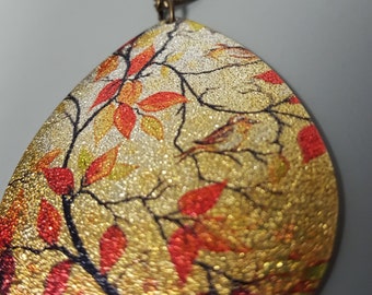 Collar de hojas de otoño