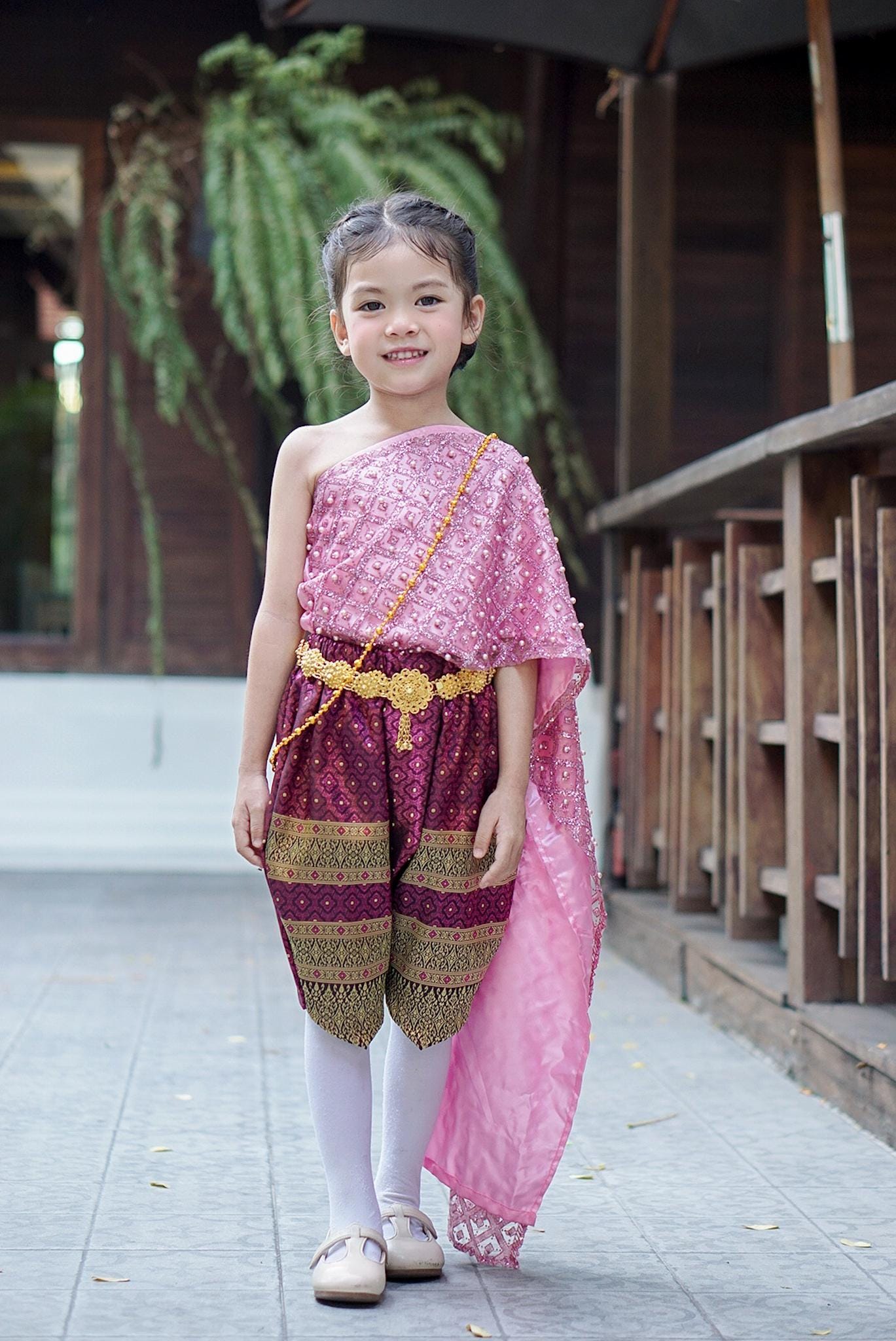 Thai Costume Girls