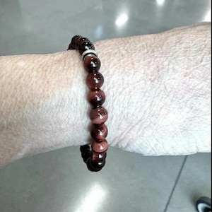Red Cats Eye, Rust Color stones, Winter Color, Beaded Bracelet, Stretch Bracelet