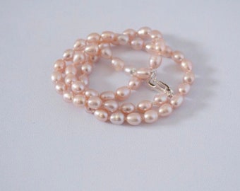 Natural Color Soft Peach Cultured Freshwater Pearl Necklace Hand Knotted Silk Thread Simple Pearl Necklace Petite Pearls