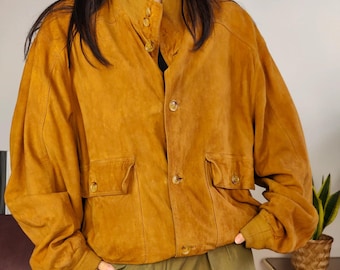 Blouson aviateur en daim vintage des années 90 - Blouson femme en cuir véritable marron fauve orange avec bouton sur le devant et poches