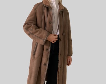 Manteau en peau de mouton retournée marron vintage Femme | Long manteau doublé en peau de mouton retournée | Vêtements d'hiver style années 70 |  Veste en fourrure d'agneau | Manteau bohème rétro