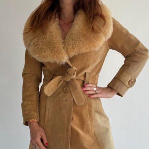 Women Penny Lane Coat | Vintage 70s Shearling Suede Coat | Real Sheepskin Trench with Fur Collar | Camel Tan Boho Winter Coat