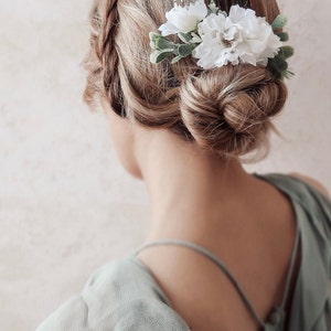 White bridal hair comb, white flower greenery comb, foliage babys breath comb, wedding hair piece, eucalyptus head piece, garden wedding image 3