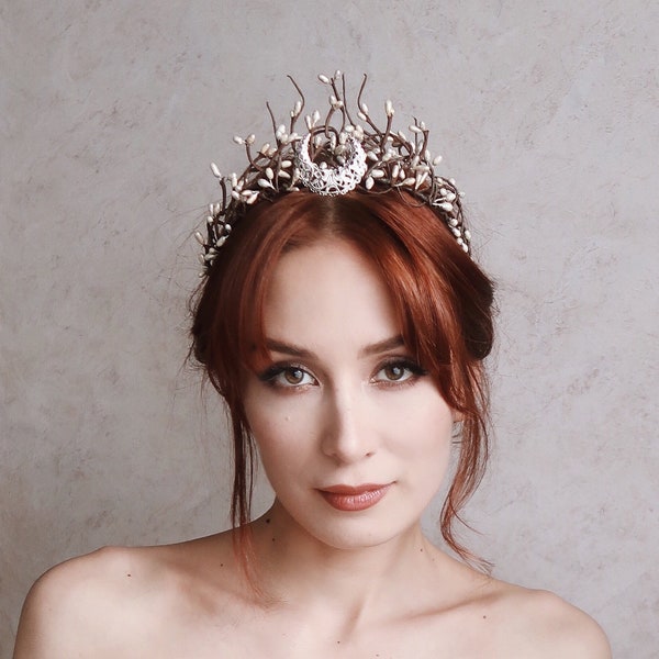 Moon crown, crescent moon tiara, goddess headpiece, branch crown, silver headdress, celestial headband, medieval crown, wedding - Feyre