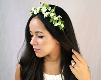 White flower headband, Boho bridal flower crown, Simple floral headpiece, Spring wedding accessories, White flower hair wreath, Clover tiara