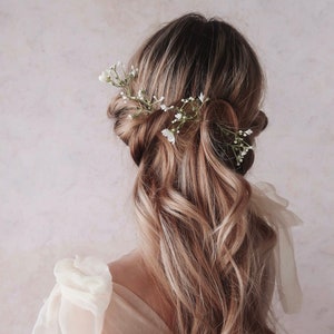 Gypsophila hair pins, babys breath hair clips, white flower hair pin, simple bridal hair accessories, wedding hair piece, bridal headpiece