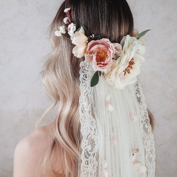 Flower crown veil, Lace wedding veil with flowers, Ivory wedding veil, Woodland wedding headpiece, Floral crown, Cathedral veil, Boho bride