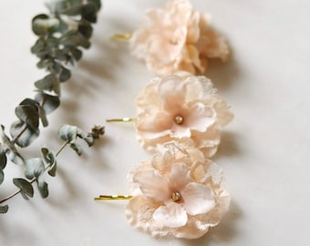 Wedding flower hair pins, bridal bobby pins, floral hair clip set, cream flower clip, champagne wedding clips, shabby chic hair accessories