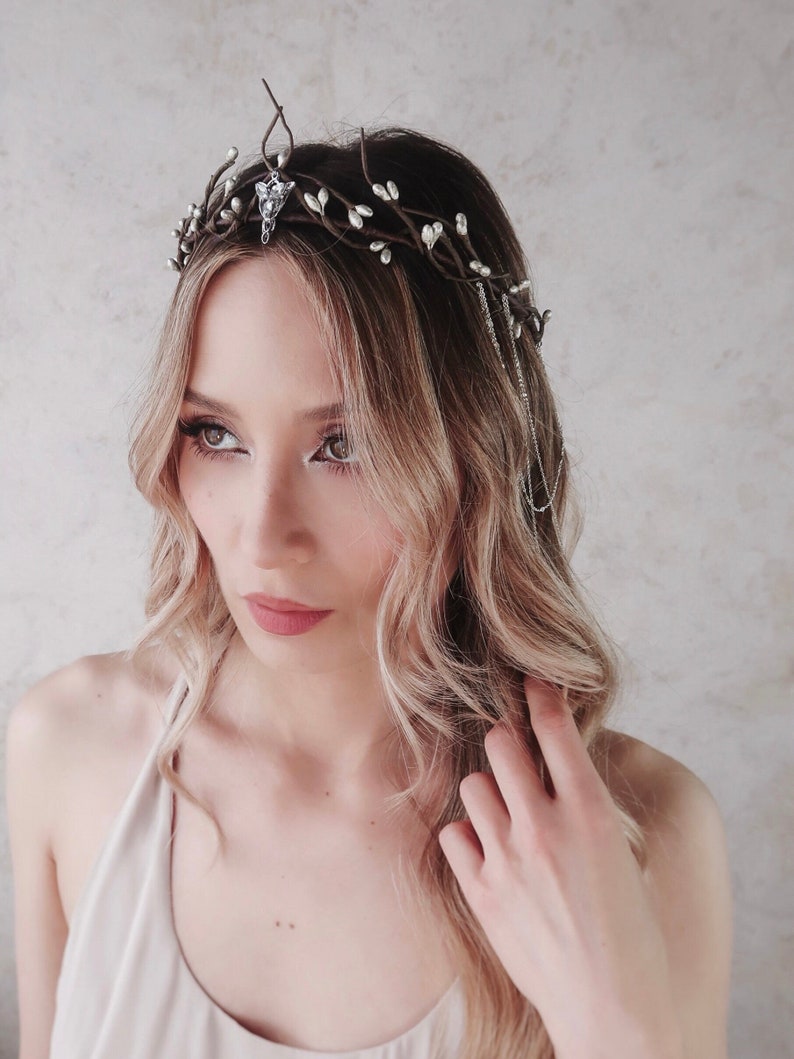 Arwen bridal vine crown, elven circlet, silver branch crown, medieval headdress, wedding hair wreath, twig headpiece, dainty fairy hairpiece image 3