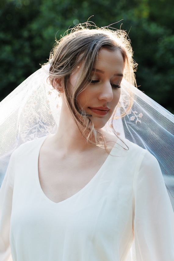 Embroidered Bridal Veil, White Wedding Veil, Cathedral  display picture 1