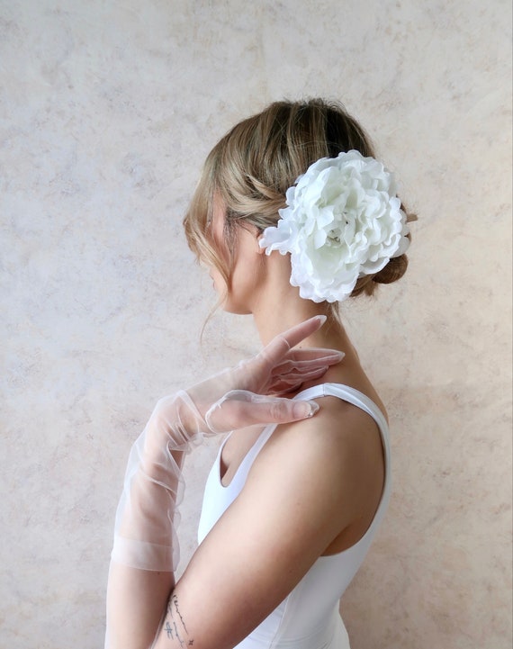 White Bridal Hair Clip, Pearl and Rhinestone Clip, Peony  display picture 2