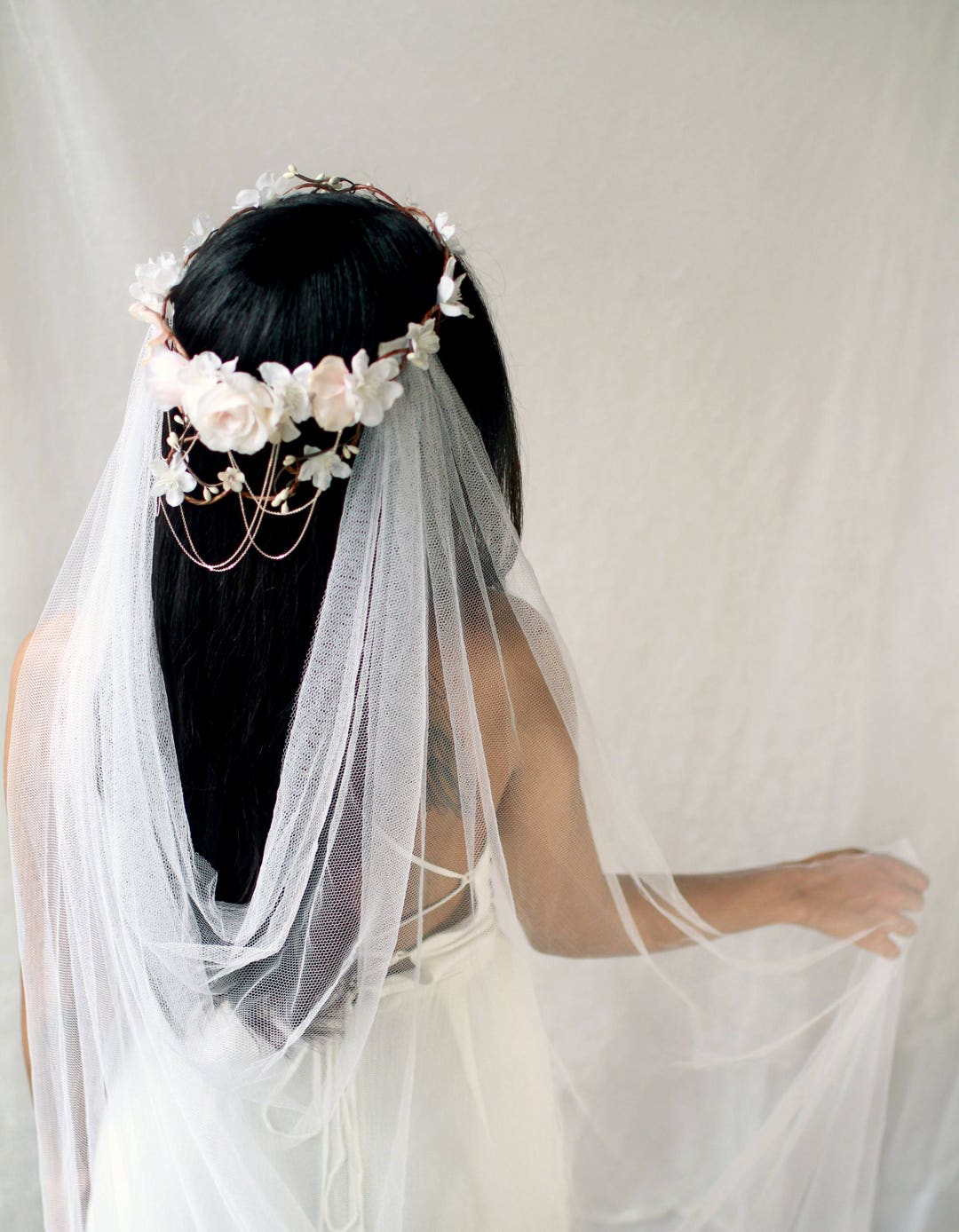 Bridal Vine Crown, White Flower Crown, Blush Floral Circlet  display picture 1