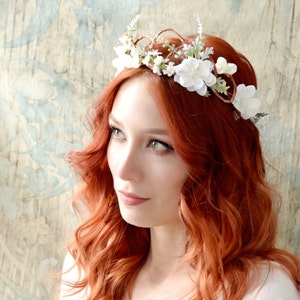 Woodland bridal hair wreath, white flower crown, floral wedding headpiece, flower circlet, hair accessories image 1