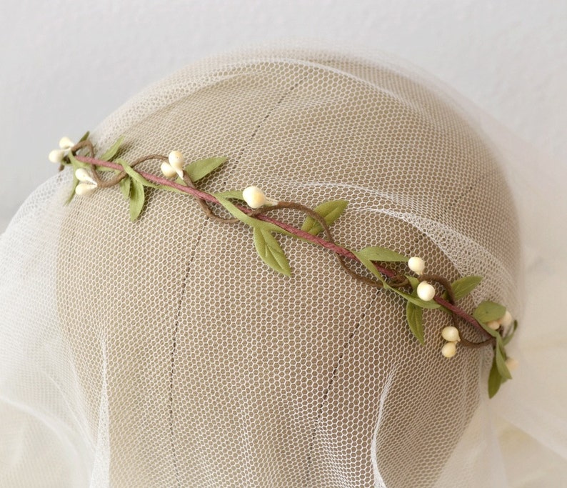 Wedding headband, flower circlet, simple leaf and berry tiara, bridal crown, wedding hair accessories ivory or white image 3