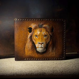 Cartera de cuero, Cartera de león, Cartera de cuero hecha a mano, Cartera de hombre, Cartera personalizada, Cartera tallada a mano, Cartera de regalo, Cartera hecha a mano