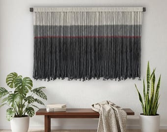 Moderne dekorative Wandtafel, schwarzer Makramee-Wandbehang, große und schicke Faser-Wandkunst, schwarzer Dip-Dye-Wandteppich