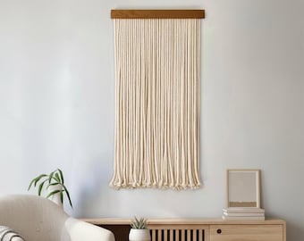 Gewebter hängender Wandteppich, Makramee-Wandbehang im Wabi-Sabi-Stil, minimalistische cremefaserige Wandkunst, schicker beiger Makramee-Wandbehang