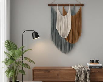 Minimalistische gewebte Wandkunst, Wandteppich aus Garn, Bauernhaus-Wanddekoration, süßer und kleiner Makramee-Wandbehang, warme Farben, Makrameefaser-Kunst