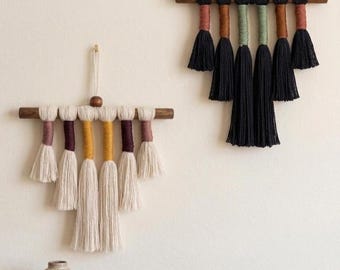 Schwarz-Weiß-Tapisserie Boho, handgefertigter Makramee-Wandbehang 2er-Set, Duo-Quastenfaserkunst, schick gewickelte Makramee, zweiteilig, neutrale Farbe