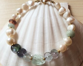 18k Gold Baroque Pearl, Aquamarine and Flourite Beautiful Bracelet. 750 18k Gold Pearl, Aquamarine and Fluorite Gemstone Bracelet