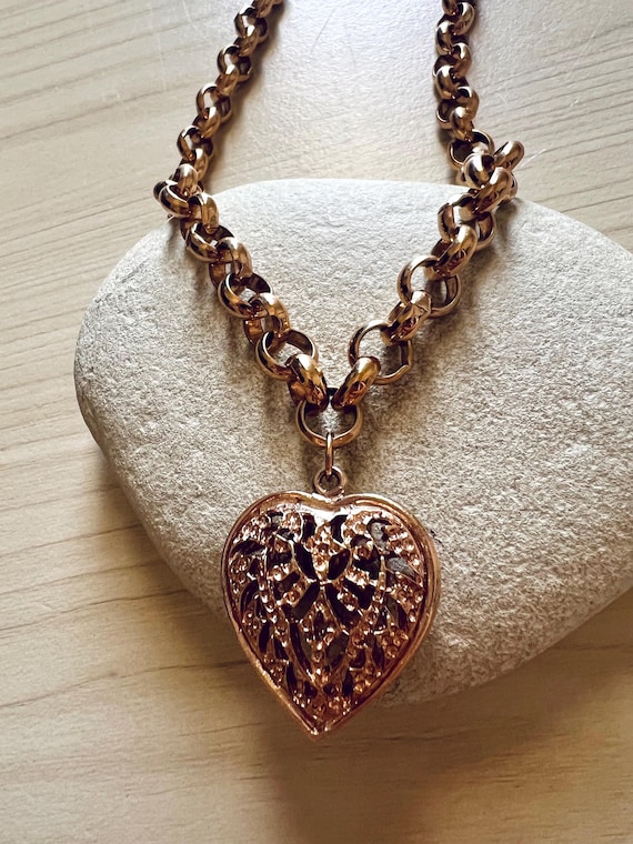 Contemporary Rose Gold Tone Heart Link Israel Necklace. Rose Gold Tone Filigree Heart Necklace. Gold Tone Link Heart Necklace Statement