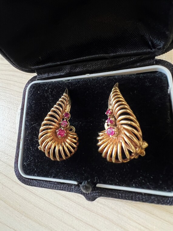 ON SALE 14k Gold Antique Nautilus Deep Pink Ruby … - image 2