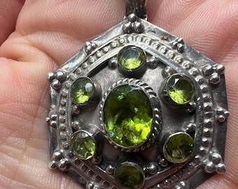 Antique Peridot Sterling Silver 925 Multi Stone Gorgeous Amulet Pendant / Peridot Sterling Silver Pendant 925 Vintage Israel Peridot Amulet