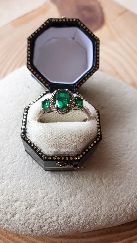 Emerald Sterling Silver 925 Antique Ring. Genuine