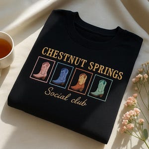 Chestnut Springs geborduurd sweatshirt, gelicentieerde Elsie Silver-merchandise, onberispelijk, harteloos, machteloos, roekeloos, hopeloos, cowboyromantiek