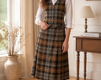Kariertes zweiteiliges Outfit für Damen, Midirock- und Weste-Set, schottischer Stil, Bürokleidung, angeboten in mehr als 50 Tartans