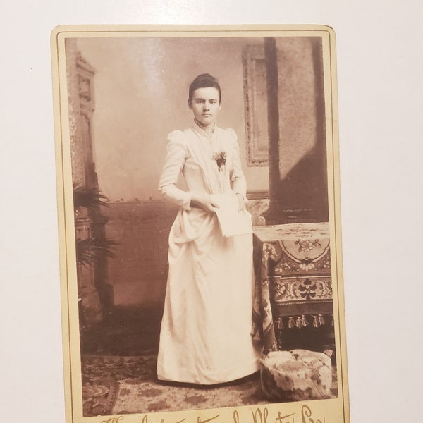 1800s Antique Victorian Cabinet Photograph - Young Woman