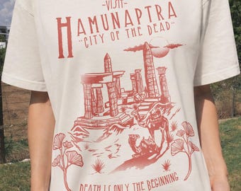 Camiseta de la película La Momia de los 90, diseño de momia egipcia. Visita Hamunaptra