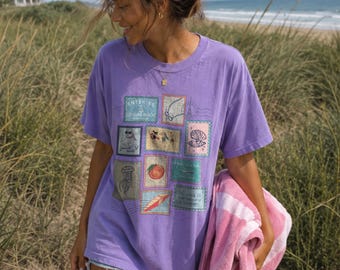 Das T-Shirt „Der Sommer, in dem ich hübsch wurde“ mit Vintage-Briefmarke: Cousins Beach Tee