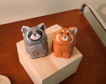Handgemachte hölzerne Waschbärfigur, Waschbärstatue, Bücherregaldekor, handgearbeiteter Waschbär, Naturliebhabergeschenk, handwerkliches Tierdekor