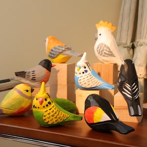 手作りの木製鳥の置物、本棚の装飾、手作りの鳥、鳥愛好家へのギフト、職人による動物の装飾、木製の自然の装飾