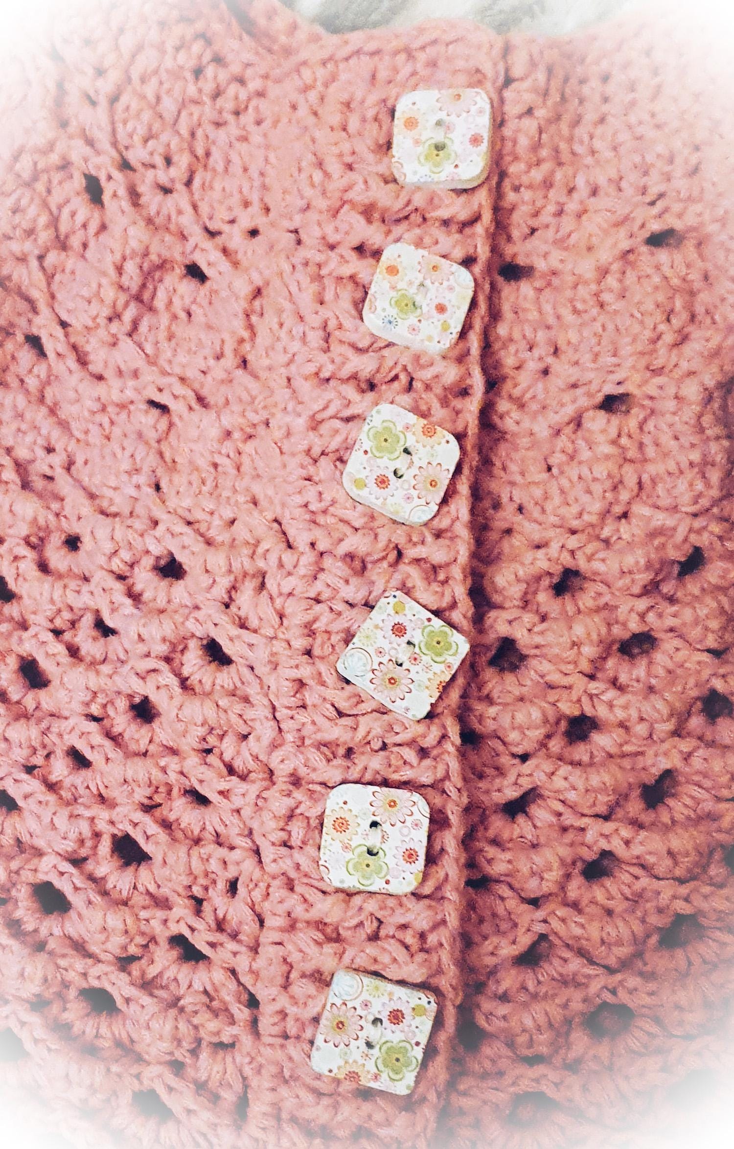ピンクのボタン付きカーディガン - Etsy 日本