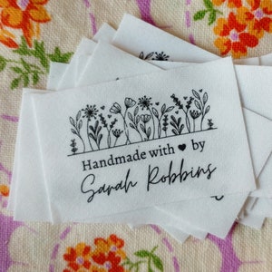 Etiquettes en coton personnalisées - Etiquettes en tissu personnalisées pour vêtements ou articles faits main, avec bordure florale et votre texte