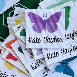 75 Etichette con Farfalle Colorate - Etichette personalizzate da stirare per abbigliamento per bambini o articoli fatti a mano