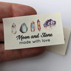 Aquarel kristallen labels, gepersonaliseerde aangepaste labels voor handgemaakte items met jouw tekst op 100% biologisch katoen, kledinglabels (boho-sfeer)