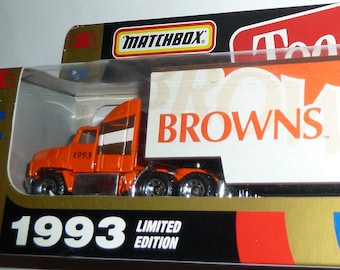 Cleveland Browns 1993 Tractor Trailer by Matchbox NFL Football Team Truck White Rose Collectible Vintage Toy Car New in Package