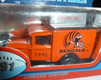 Cincinnati Bengals 1991 Matchbox 1/64 Scale Ford Model A Truck NFL Diecast Toy Car New In Package Vintage White Rose Collectibles WRC