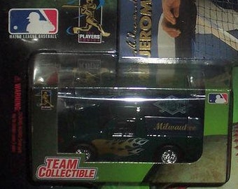 Milwaukee Brewers 1999 White Rose MLB Diecast 1:64 Scale Ford F-150 Truck with Jeromy Burnitz Fleer Card Baseball Collectible Car