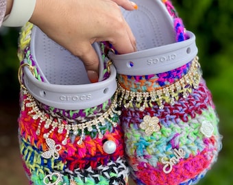 Crocs de plataforma personalizados en todos los tamaños, colores y diseños