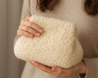 Handmade Crochet Bouclé Clutch, Soft Winter Purse, Cream Crochet Bag, Cozy Gift for Her, Christmas Handmade Accessory