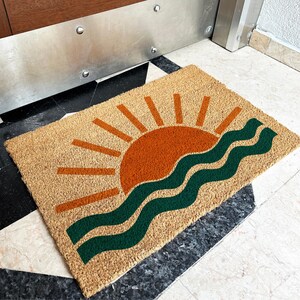 Boho Sonnenuntergang Fußmatte | Mid Century Fußmatte | Housewarming Geschenke | Midcentury Modern | Boho Wohnkultur | Neues Haus Geschenk | Haustürmatte