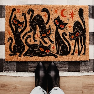 Black Cat Halloween Doormat, Vintage Spooky Cats Door Mat, Retro Halloween Welcome Mat, Witchy Cat Porch Decor, Fall Coir Doormat