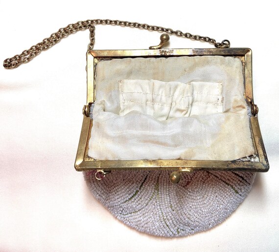 c1920s White Beaded Purse With Embroidered Bow Mo… - image 6
